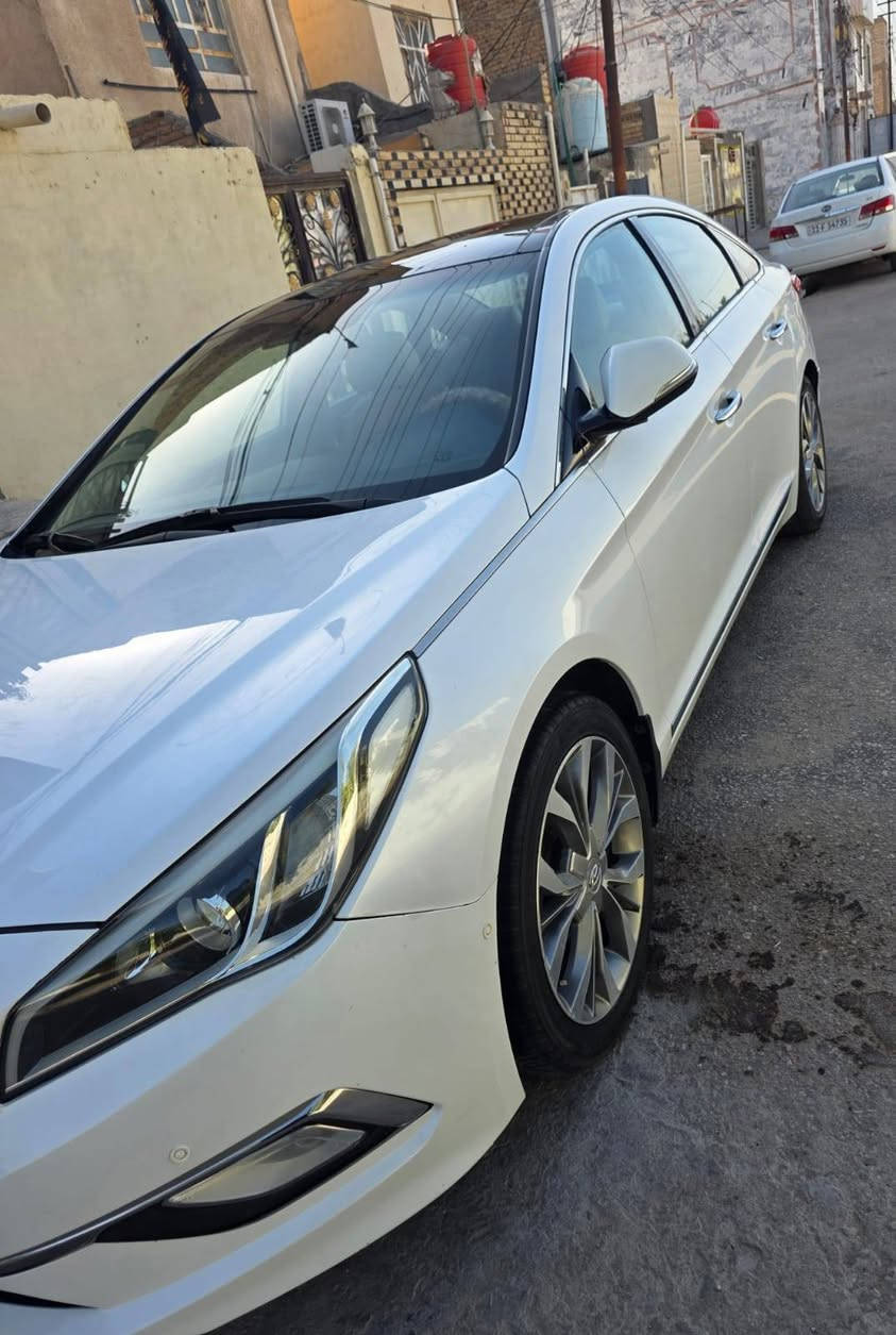 السلام عليكم للبيع سوناتا خليجي مديل 2015 فول مواصفات بنراما بصمه محرك 2400 دوش السياره جديده كلش الرقم بغداد الجديد السياره مكفوله ما عدى بارد واضح بالصور كير ومحرك وتبريد على الفحص السعر 160 وبيه مجال بسيط للاستفسار اتصل *********** النجف, العراق
