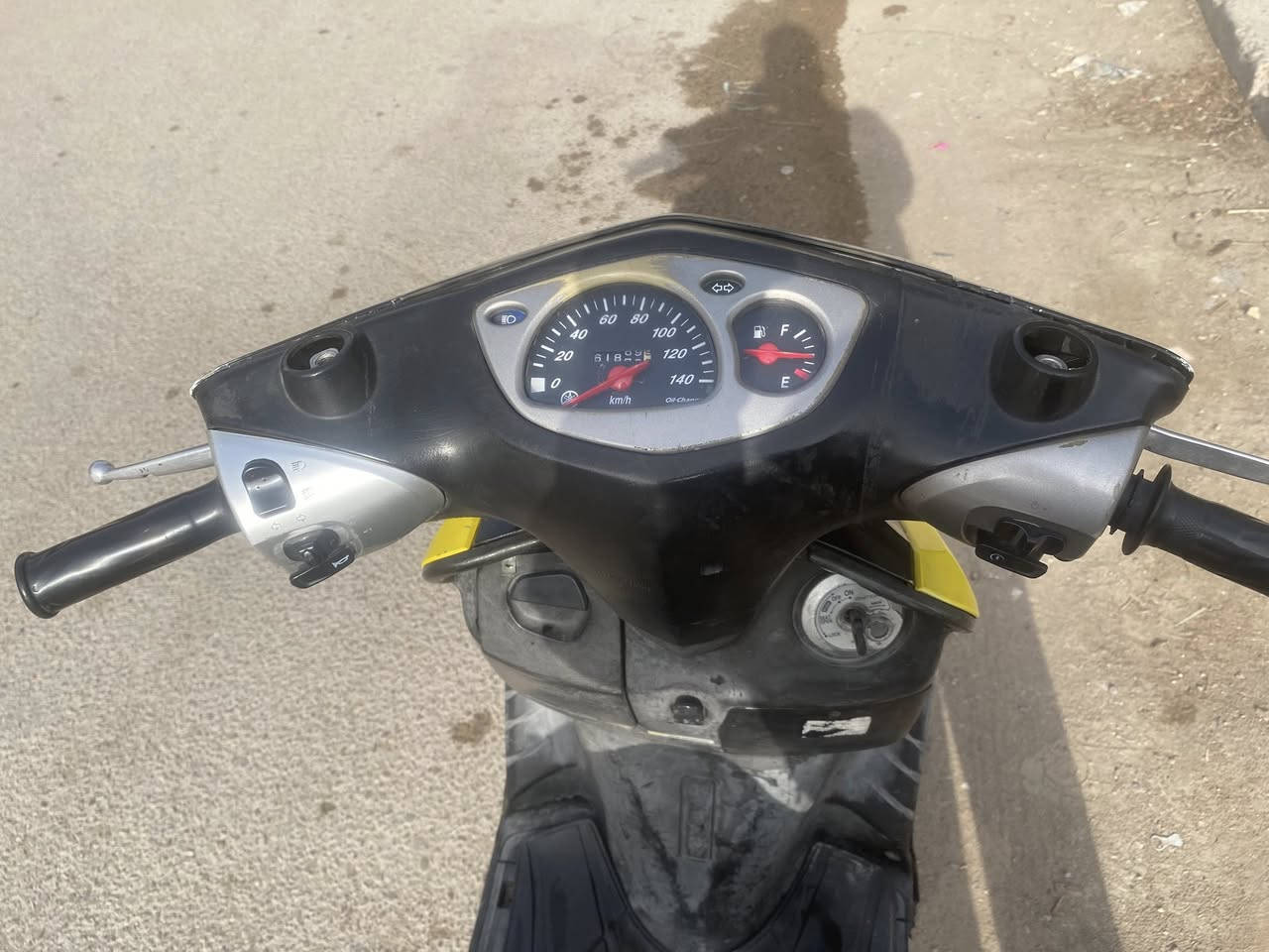 سلام عليكم سكنس نثيه 140 الدراجه
لون اصفر مميز الدراجه ختم واحدشرط 

مكينه مفتوحه مره وحده خرسه وين ايعجبك تفحص
 
تراي وين مايعجبك عليه ادامةكلجات

الدراجه مرتبه وحلوه مكينه خير من الله 

بيه زنون SRT8500 واط شرط يعمي 

دواخل ملحه وكامله مختمه قفل صندوك 

تايرات جدد لا فتيله ولا زرف سيبايه خلفيه اصليه 

قفل ستيرن نقص( باتري ضعيف وتريشه وكتف اشاير )

السعر 450وبيه مجال للطيبين العنوان الشعب.
***********
