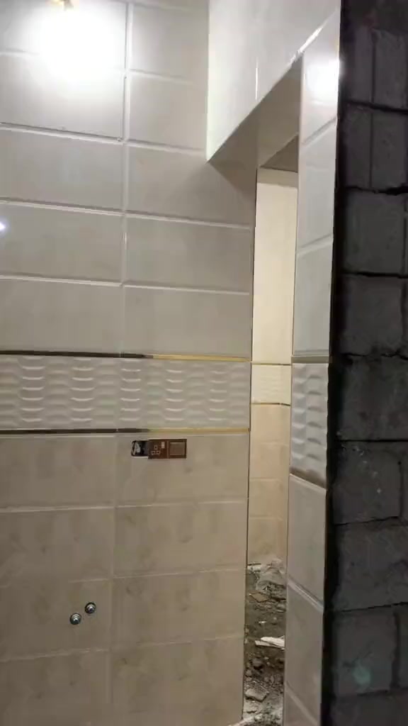 خلفه سيراميك  متفرغ من الحله  ***********وشغل فول واسعار مناسبه جداً
