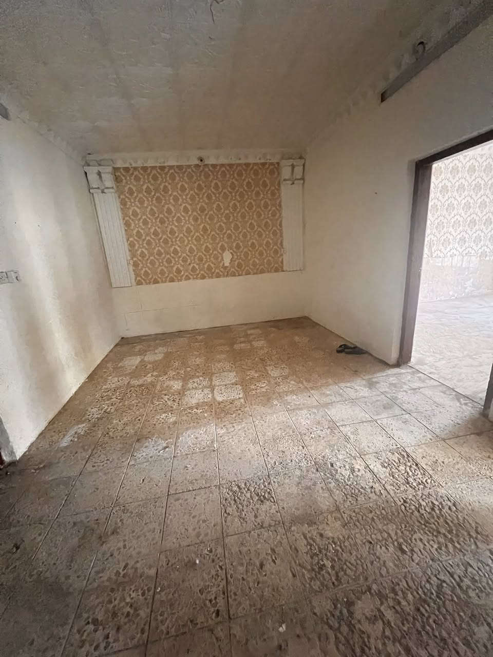 للايجار بيت في ام الخيل 3
السعر ٣٠٠ بدون اجور الماء والكهرباء 

غرفتين وصاله ومطبخ واستقبال وصحيات وطارمه

جاهز للسكن يحتوي على ( كيزر + ماطور+ تانكي)

🌹الايجار للعوائل فقط 🌹

للاستفسار 

***********
