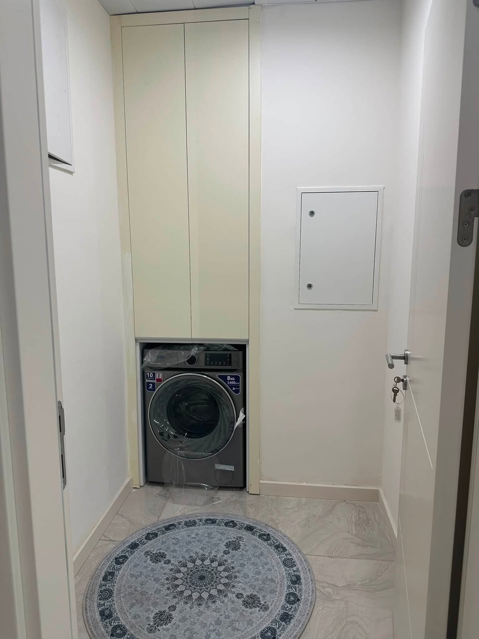 Furnished Apartment for rent located in Erbil,
In Empire Square, with an area of 148 SQM
(2+1) two Bedrooms with separated kitchen 
✅ The price is 1,100$ per month 

Consists of:
- 1 Living Room
- 2 bedroom 
- 2 bathroom
-  kitchen
-  balcony 
-  storage room
Floor no: 9 with internal view
(other offers are available) 
✅ Contact us on WhatsApp or DM:

✅ ***********

