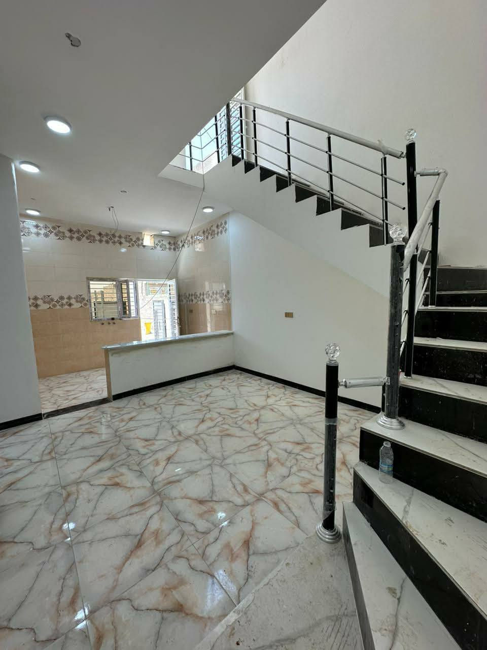 سلام عليكم احبتي الكرام 🌹                            يتوفر بيت للبيع طابو صرف زراعي في الصالحية شارع ابي طالب مساحة ١٠٠ متر مربع(١٠×١٠)ركن على الشارع    السعر 77 بي مجال قليل شراي ينتصل                    ***********
