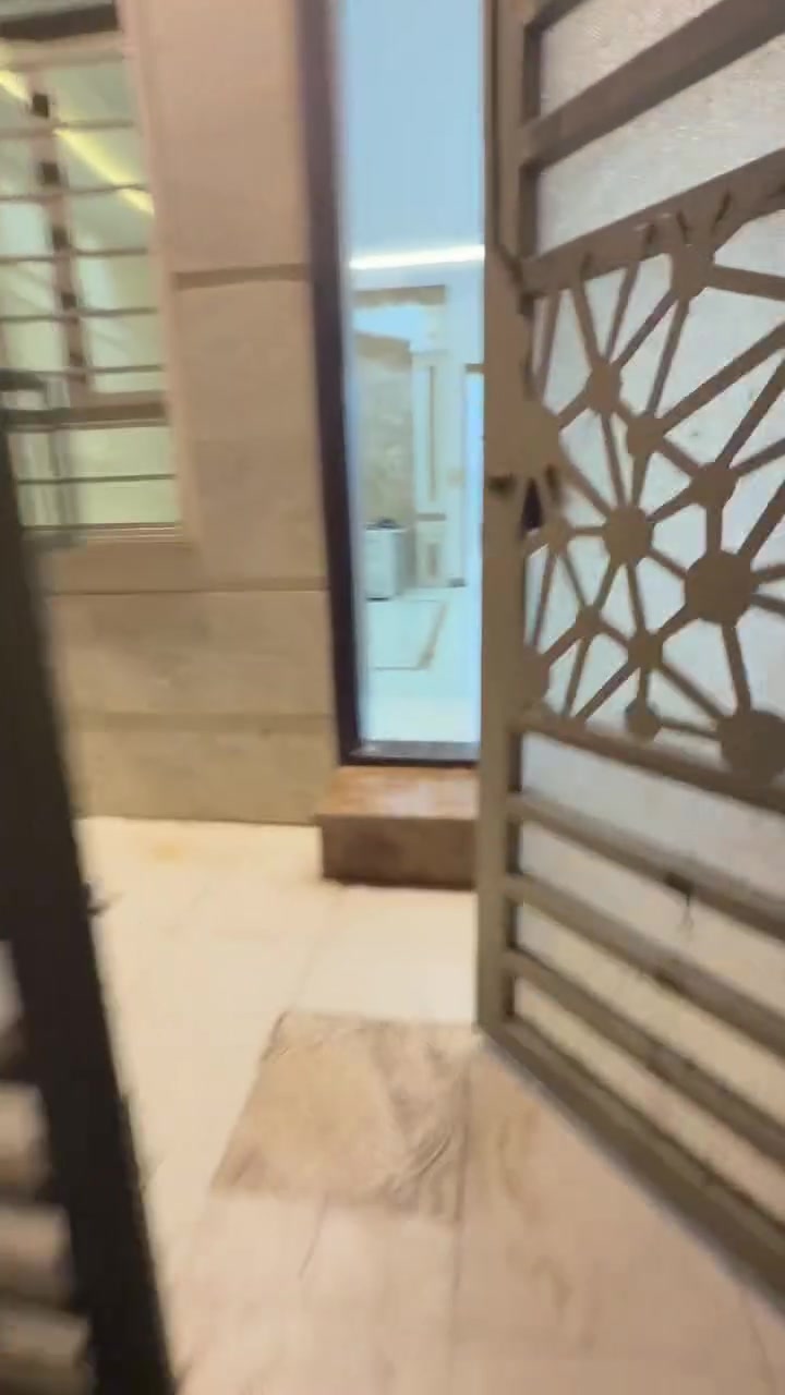 دار للبيع زيرو مساحه 83متر   بغداد الجديده حي الخليج قرب الملجه  للستفسار ***********
