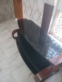 طاولة • ديكور منزلي