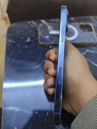 عمري عندي ايفون 13برو ماكس ذاكرته 256 جهاز حلو ومرتب. بطاريه 89 لا معل...