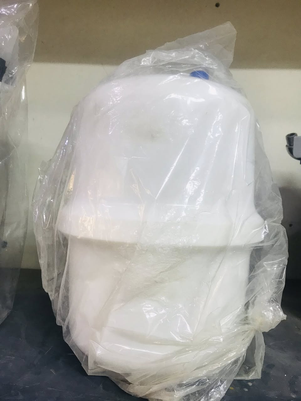 فلتر ماء منزلي عالي الجودة 💧
لأن صحة عائلتك تهمنا، وفرنالك فلتر ماء يقدّم لك ماء نقي وصحي طول الوقت بدون تعب ولا مصاريف إضافية.
✔️ ينقّي الماء من الشوائب والأتربة
✔️ يخفف الطعم والروائح غير المرغوبة
✔️ يحسّن طعم الماء بشكل واضح
✔️ مناسب للشرب والطبخ وتحضير الشاي 
✔️ عملي واقتصادي ويوفر عليك شراء الماء المعلّب
شرط. تايوان الاصلي 
📌 متوفر الآن
📩 للاستفسار أو الطلب راسلنا خاص
صحة عائلتك تبدأ من ماء نقي 💙


**إذا كنت صاحب هذا الإعلان وتريد حذفه لأي سبب، رجاءا أرسل رسالة إلى الدعم الفني**