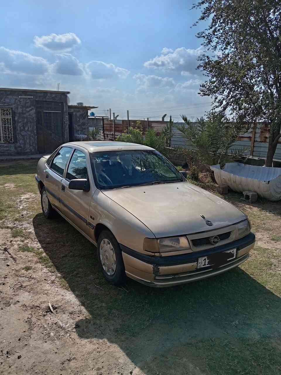 السلام عليكم شباب من رخصه الادمن
سياره للبيع
نوع أوبل فيكترا سياره نضيفه كما موضح في الصور 
كير عادي
محرك٢٠٠٠
سياره بأسمي
السعر ٣٥
مكاني بغداد للأتصال الرقم
*********** وبي واتساب
