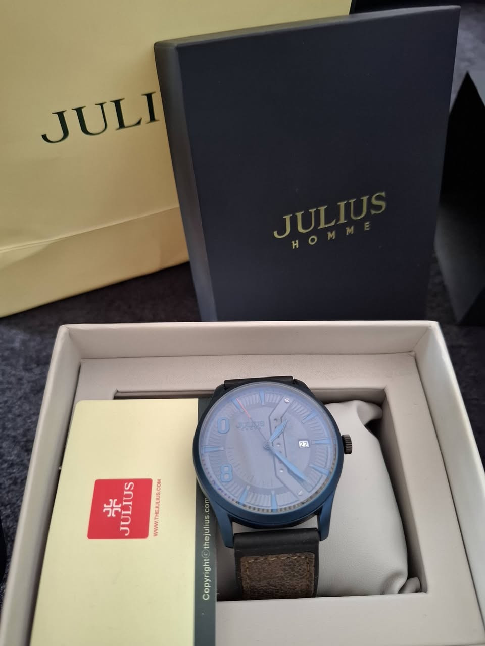 للمراوس او بيع و اذا احد عرف ابيعها اله ×٢
ساعة جوليوس ماركة كورية
المكينة: كوارتز ياباني لضمان دقة عالية
السير جلد و ربر جودة عالية 
منفذ شهري  واسبوعي و يومي 
السعر المطلوب ٧٥ الف دينار عراقي توصيل متوفر


**إذا كنت صاحب هذا الإعلان وتريد حذفه لأي سبب، رجاءا أرسل رسالة إلى الدعم الفني**