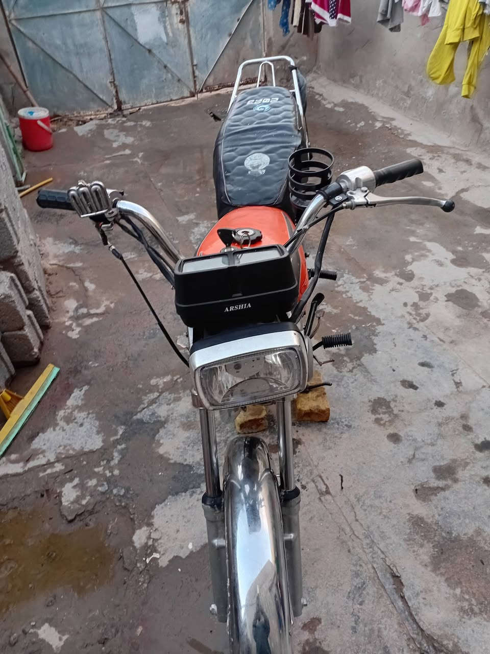 سلام عليكم شباب دراجه كلك للبيع مكاني نجف شارع مطار قرب قريه الغدير عامود ٣٢١ دراجه عوزه ترتيب سعر ٢٧٥ وبيه مجال اتصال ***********
