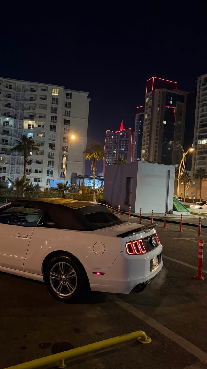 فورد موستانغ للبيع  

السيارة بحالة ممتازة وكل شيء فيها مضبوط.  
المكينة، الكير، والكهرباء كلها تعمل بشكل ممتاز.  
السيارة باسم صاحبها مباشرة وجميع الأمور على الشرط.  

ملاحظة: السيارة فيها 3 قطع في المقدمة ضرب خفيف من الداخل جهة السكن، بدون ايرباغ، وجميع الايرباغات سليمة.  

سيارة نظيفة وجاهزة للاستعمال.

ر.ق:*********** أربيل, العراق
