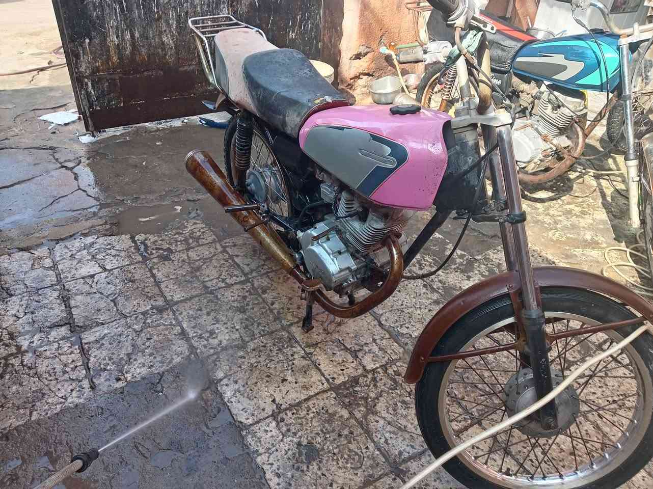 دراجه ايراني ناعمه للبيع السعر 175 عنوان بصره حيانيه ***********
