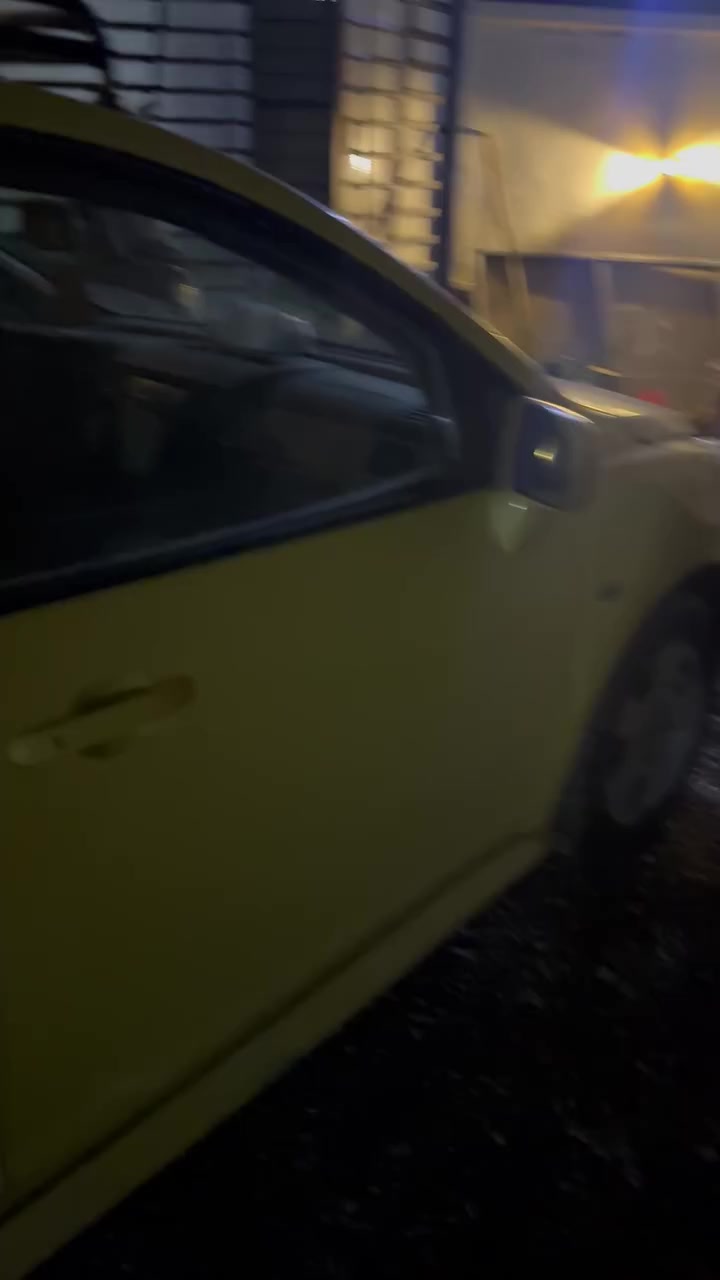 سلام عليكم 

نيسان فيرسا تكسي 

رقم بغداد انكليزي 2009

مصفره هيئه وغرامات 

باسمي تحويل ثاني يوم 

سياره حلوه وجاهزه 

سعرها.  (58)
وبيها مجال ان شاءالله 

اتصل وبيك خير ودلل ***********
