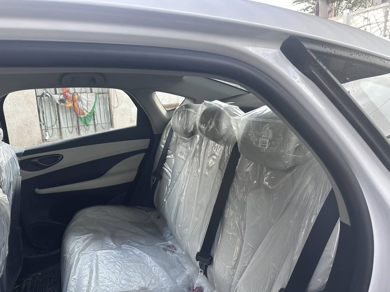 للبيع سيل 5 BYD Seal للييع
لون بيض 🤍

*2025

داخل ابيض جلد👍

كامل الملحقات شاحنة اصلية سريعة + بصمة + كارت + فوم طوارئ + كاعيات وماسحات اصلية علية 

شاشة بلادية منزل كل البرامج عليها 👍

تفويله تمشيك 2100km

رقم بغداد جديد بسمي تحويل ثاني يوم 

العنوان بغداد 

السعر 18.600 مليون

الاتصال على الرقم 

‭0772 188 0066‬
