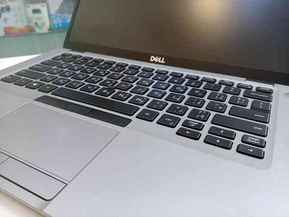 السلام عليكم
لابتوب ديل مستخدم امريكي مال بالة نضيف جدا 
مواصفاته قوية 
المواصفات:
المعالج كور اي 7 الجيل العاشر 
الرام 8 جيجا ddr4
والهارد 256 جيجا ssd
حجم الشاشة 14 انج بدقة عالية جدا 

بالنسبة لنظافة اللابتوب موضحة بالصور 
وبالنسبة لسرعة اللابتوب فاللابتوب سريع جدا 
بطارية ليثيوم قوية من 3 الى 4 ساعات وانطي بيها ضمان اقل شي ساعة كاملة فما فوق 

اللابتوب يحتوي على انارة بالكيبورد وايضا يحتوي على غالق للكامرة للحماية ويحتوي على منفذ تايب سي 

سعر اللابتوب 390 الف وبي مجال بسيط للشراي 
ملحقاته الشاحنه الاصلية 
العنوان كربلاء المقدسة حي العسكري الحر 
رقم الهاتف ***********
عندي توصيل لكل العراق 
وطبعاً اني انطي للمشتري ضمان باللابتوب لمدة أسبوع كامل ياخذ يفحصه وين ما يحب اذا طلع بي اي خلل او عطل ارجعه وانطي فلوسه.
