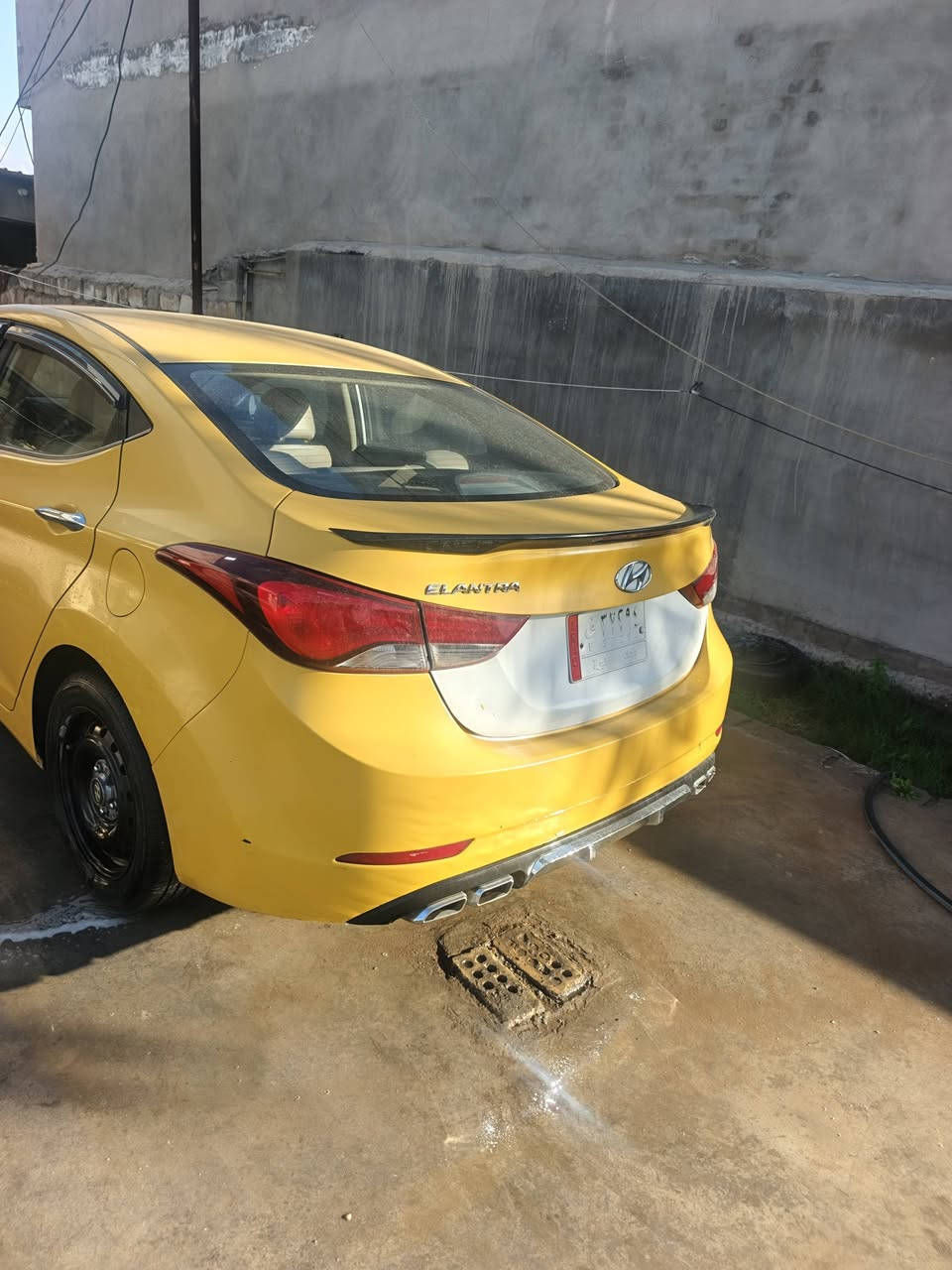 سلام عليكم النتر ١٥ للبيع مكينه ٢٠٠ دوش سياره فتحه تحكمات مري شفط تبريد قطعتين سياره مابيه أي نقص سعر شده و٣ اوراق وبيه مجال ***********
