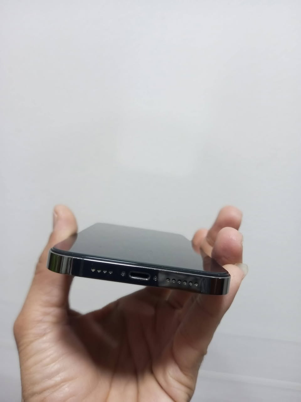 السلام عليكم 
13 برو ماكس شرط ما بي جلخه 
ذاكره 256 تك سيم يدعم شريح الكتروني يعني دبل سيم 
بطاريه 88 شرط قطاره بال شحن لحد يصير فيلسوف براسي يكول مصعد بلادي مبدل شاشه اصليه شرط احسن نوعيه السعر 475 وبي مجال مكاني موصل حي البكر شراي اتصل *********** بي واتساب خاص مفتوح
