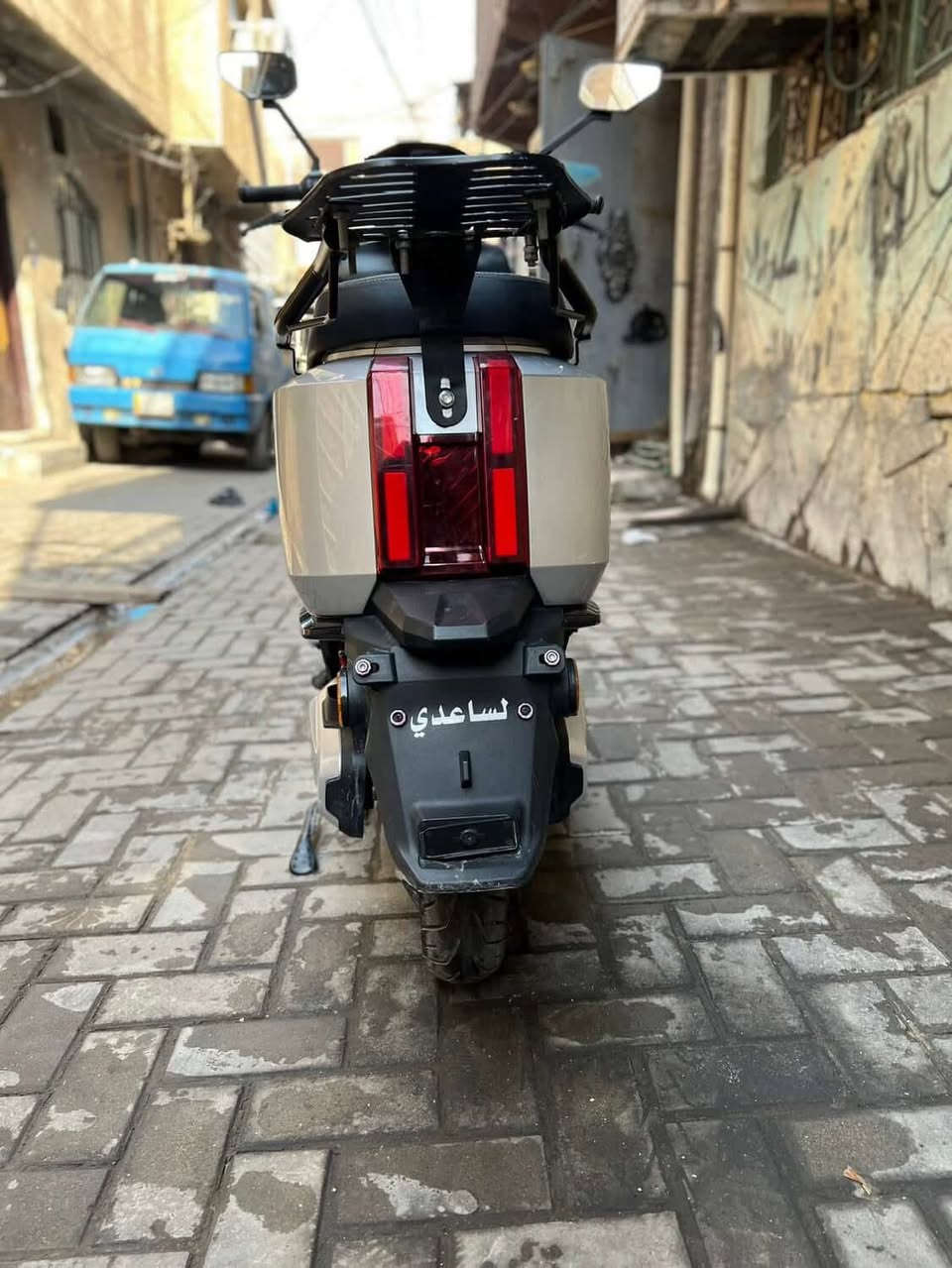 دراجه شحن الريان لون رصاصي الموصفات دبل إشاره عالي ناصي 6بطاريات بقدرت 72 فولت و35 أمبير دراجه جديده زاغ مابيه  تحتوي على 3سرعات مختلفه مكابح هيدروليكية  نضام تشغيل بصمه ملف 2000 السعر 850 وبيه مجال رقم ***********
