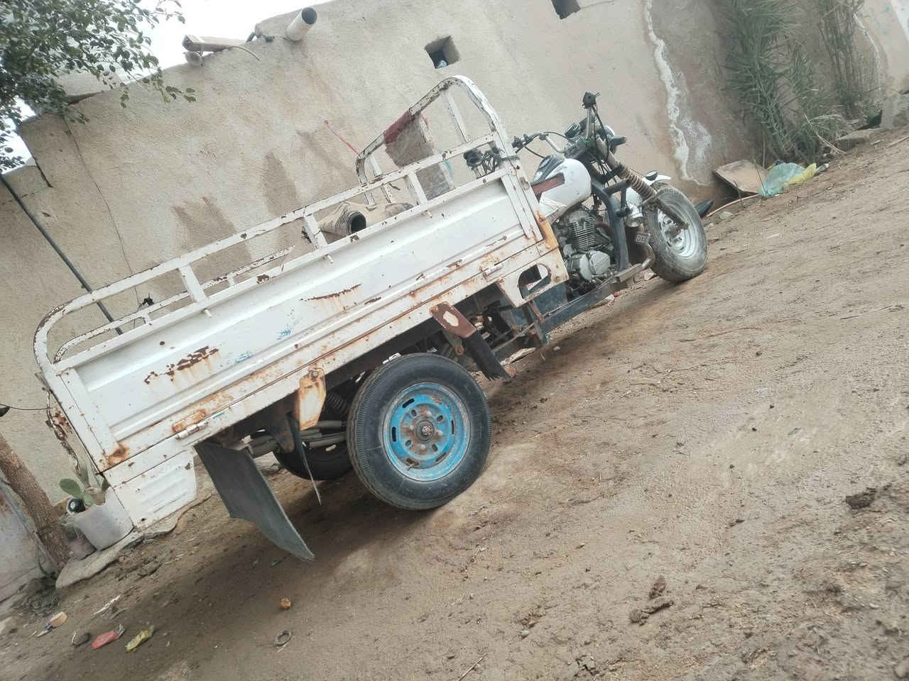 جماعت باجر اجيك خويه اطلع كبل سلام عليكم ستوته للبيع موديل 9دراجه حلوه ومرتبه مكينته تخبل شاصي مكفول اوراقه انضاف كلش عوزه تلحيضات بصيطه ما متواجد علفيس لهاتف ***********مكاني ناصريه قضاء نصر
