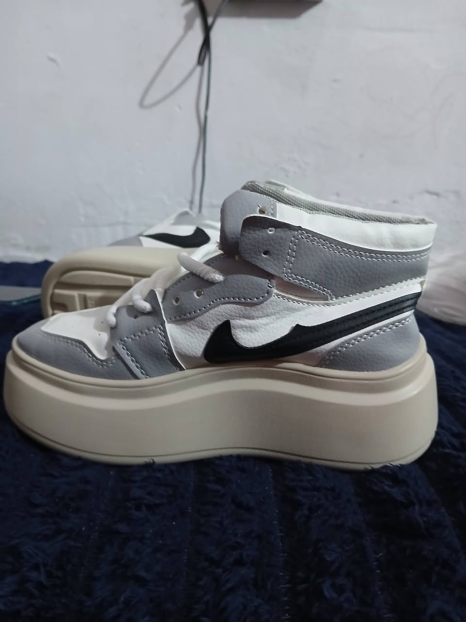 احذيه خفيفه بلبس اسعار مناسبه 🌹
للحجز على لخاص لو الرقم***********
