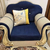 تخم • عشر مقاعد • كنب