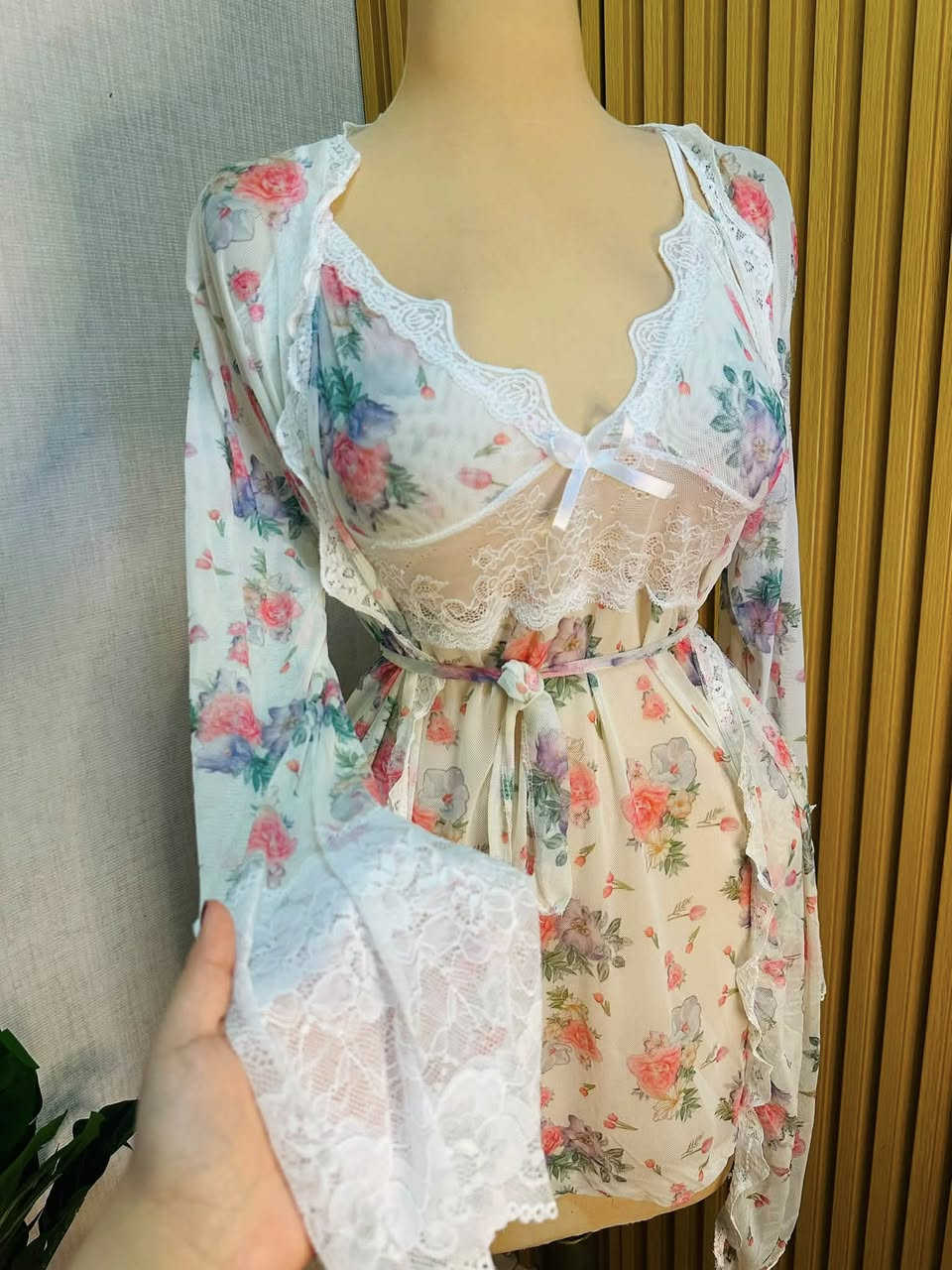 جمال السيت 🎀💯
خامه شيفون ناعم
قياس فري سايز يلبس من وزن 50 الى وزن 85 
قطعتين  🎀


**إذا كنت صاحب هذا الإعلان وتريد حذفه لأي سبب، رجاءا أرسل رسالة إلى الدعم الفني**