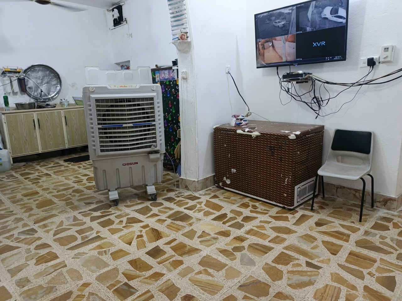 للبيع دار مساحه ٢٢٥ متر طابقين
يحتوي على ٣ غرف نوم 
خدمات كامله الدار بحاله جيدة جدا 
الموقع تقاطع الساده نهر الشيخ خلف صيدلية الساده المركزية
بسعر مناسب للاستفسار ***********
