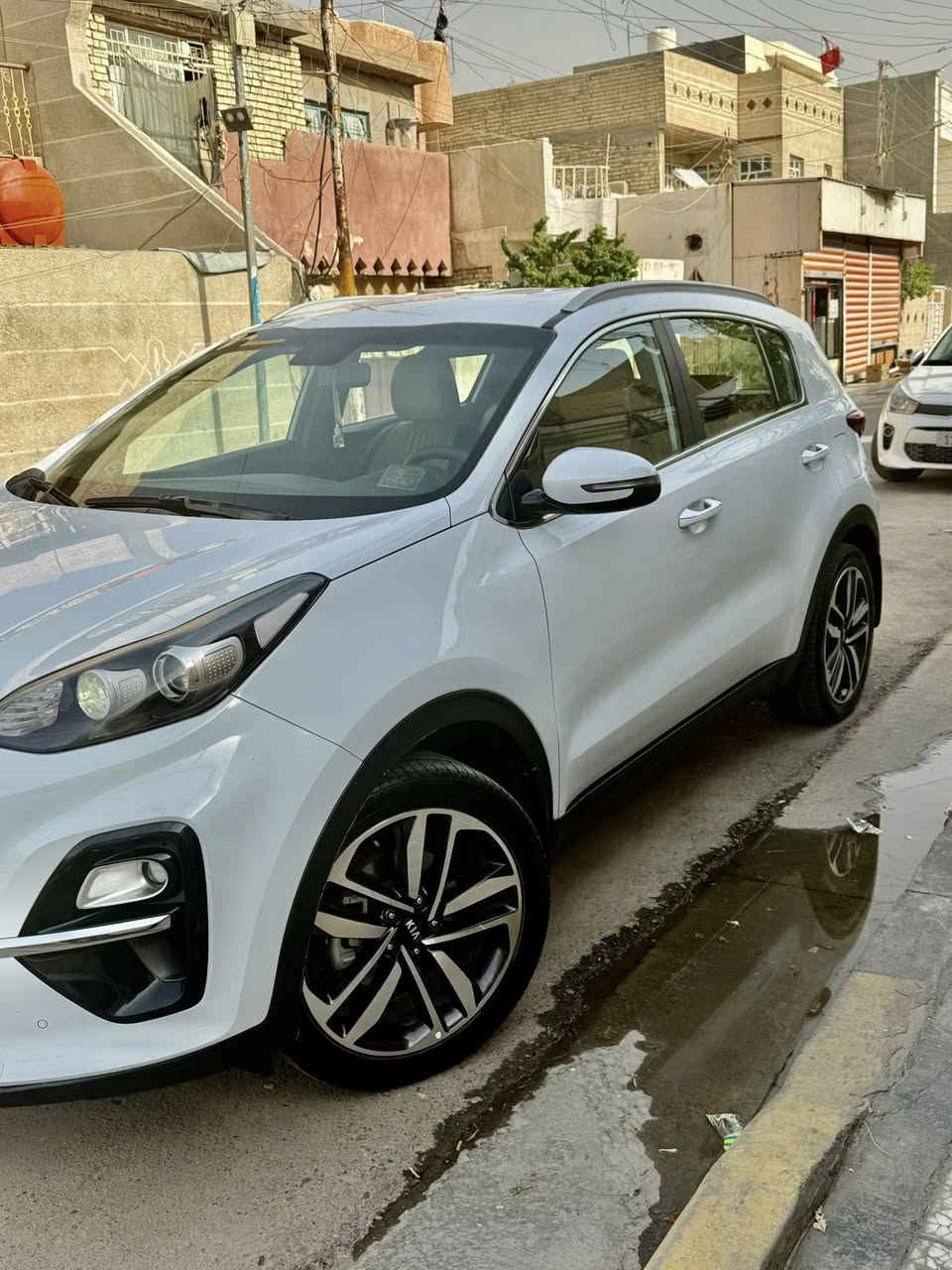 سلام عليكم سبورتج موديل 2020 للبيع رقم بغداد باسمي تحويل ثاني يوم مري شفط شاشة بلادي مثبت سرعة تحكم ستيرن حساسات امامي خلفي +كامرة ماشية84
ملاحضة السيارة بيها طخة ب الجاملغ خفيفة كما موضح باخر صورة وقبق البانزين مصبوغ الباقي بلادي مكان السيارة الغزالية السعر 186 
***********
