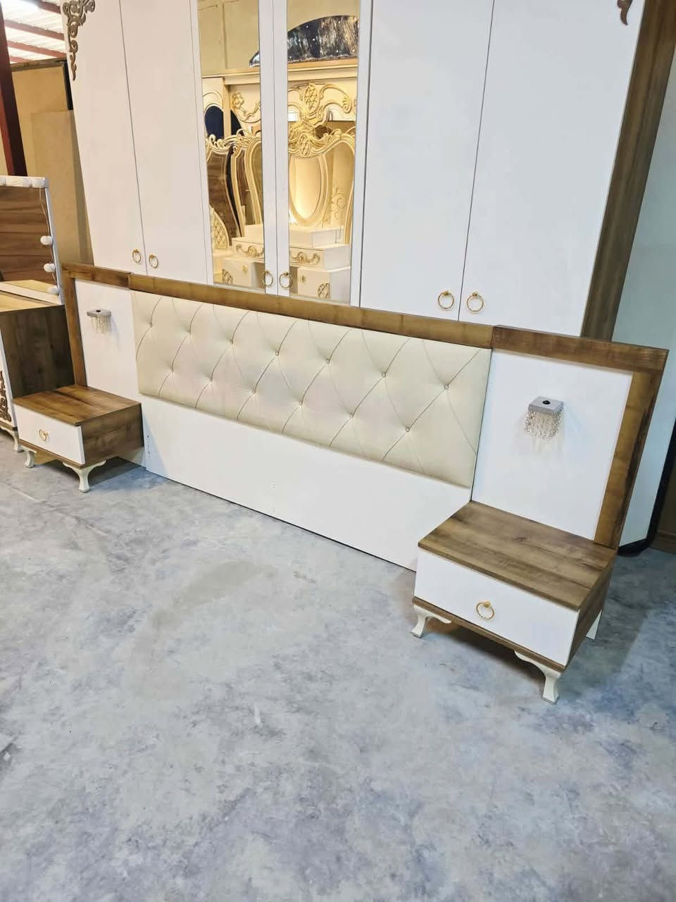 غرفة نوم مستعملة🇹🇷
 نضافة95 ٪💯
عدد القطع / 8 
نضام / أبواب 💢 
سعرها / 650 💸
شد ونقل داخل بغداد مجاني🚛
يوجود توصيل محافضات 🚛 بيهه مجال قليل


**إذا كنت صاحب هذا الإعلان وتريد حذفه لأي سبب، رجاءا أرسل رسالة إلى الدعم الفني**