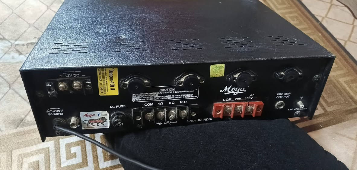 هذا الجهاز هو مضخم صوت (Amplifier) من نوع Denson 100U ماركة Mega.
للبيع.   مستــــــــــــــخدم

النوع: مضخم صوت للأنظمة العامة (PA System).

المميزات التقنية: يحتوي على مشغل USB، راديو FM، ومعادل صوت (Equalizer) مع خاصية التسجيل.

المداخل: يتضمن 4 مداخل ميكروفون ومداخل إضافية (AUX).

الصناعة: صنع في الهند.

مستخدم نضافه 90٪ 
مكاني بغداد


**إذا كنت صاحب هذا الإعلان وتريد حذفه لأي سبب، رجاءا أرسل رسالة إلى الدعم الفني**