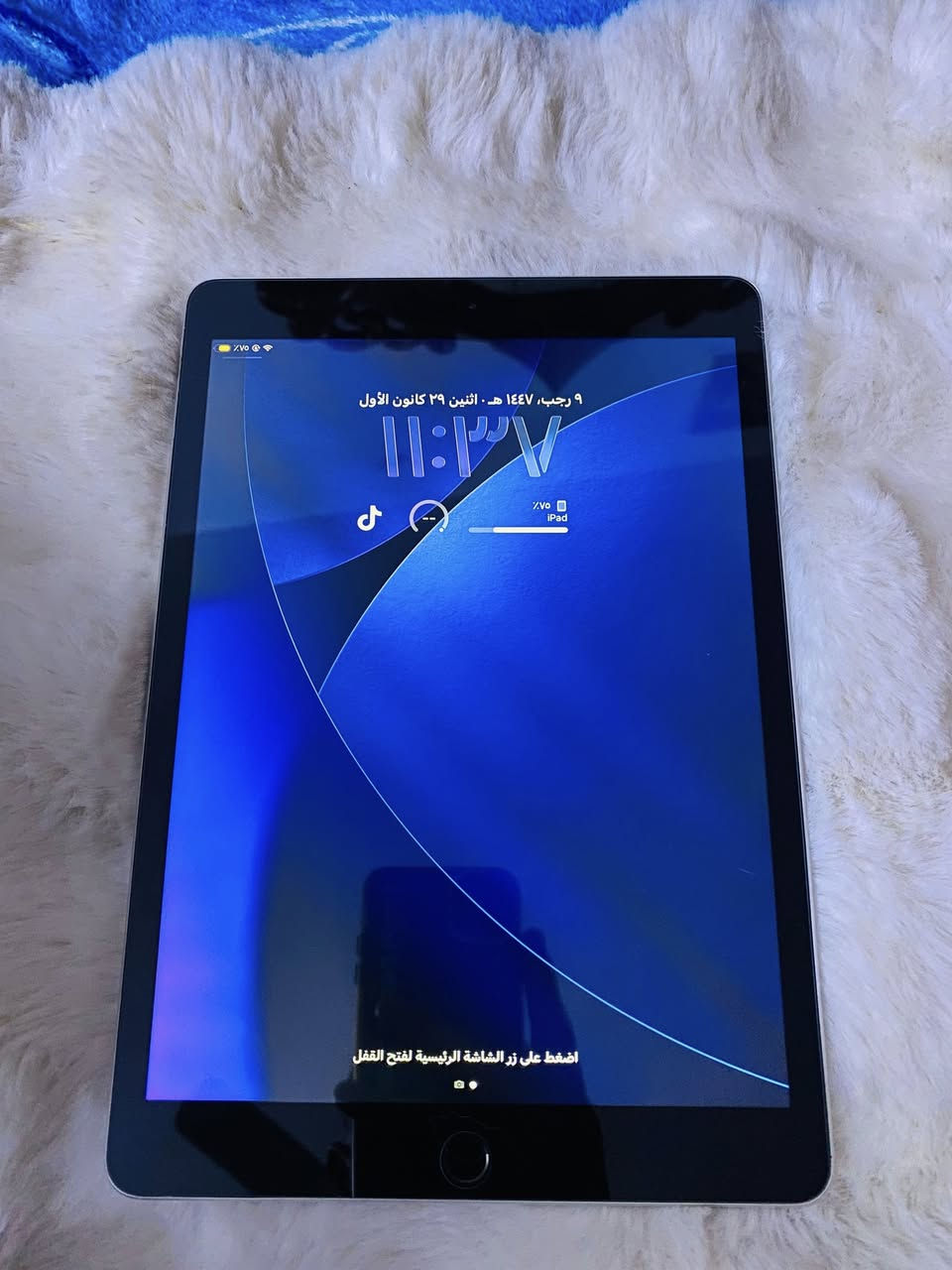 سلام عليكم ايباد 9 للبيع ذاكره 64 بطاريه 90 جهاز نضيف بدون كارتونه ويا شاحنته بس الشاصي مالته عدل السعر 175 المكان كربلاء.  ***********
