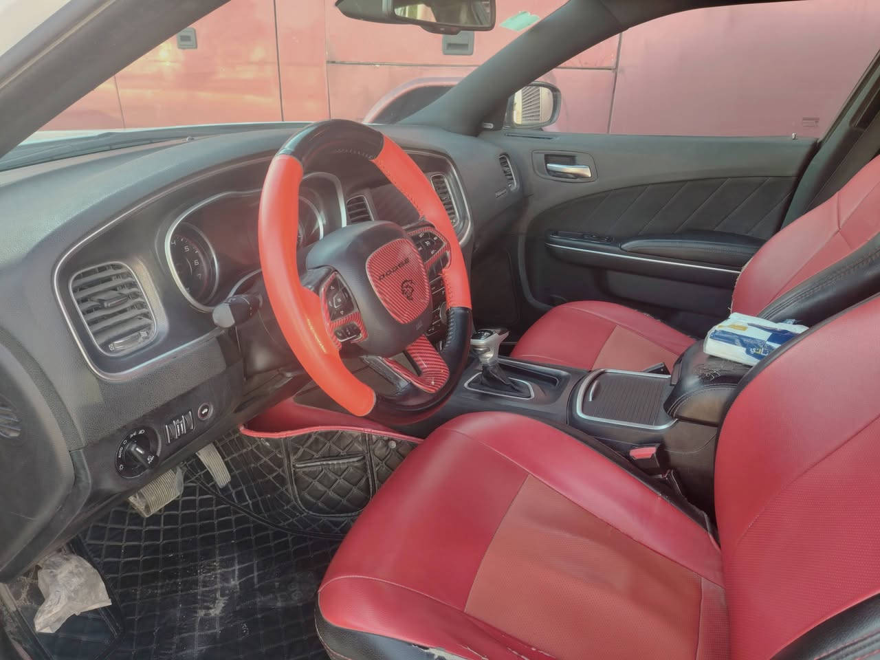 السلام عليكم بيع مستعجل جارجر2017 اصل SXT حادثها مرفوق ويه الصور  رقمها  بغداد سنويه ساقطه قبل كم شهر  محرك كير كداديه جديد فقط الحداديه الخليفه بيه ضعف ايرباكات سليمه جاهزه السياره من كلشي ترايك الاربيل مكان السياره الناصريه مركز واذا مراوس بسياره اقل مع الفرق 
175$
رقم الهاتف
***********
