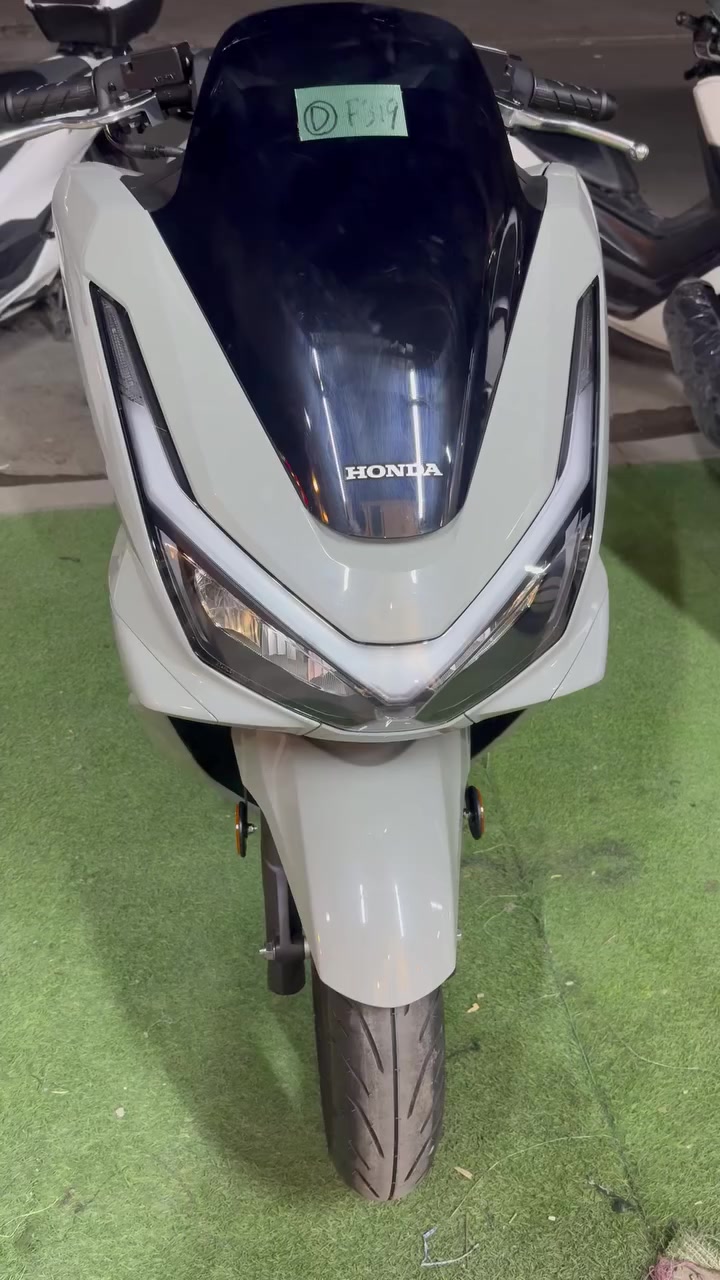 معرض الطالبية
للبيع الدراجات اليابانيه الرمبة pcx بنواعها 

العنوان بغداد الطالبية البيضاء  قرب مستشفي مارينا 

للتواصل 

الاتصال على الارقام 

او زيارة المعرض موجودين طيله ايام الاسبوع 

***********☎️‬
***********☎️
