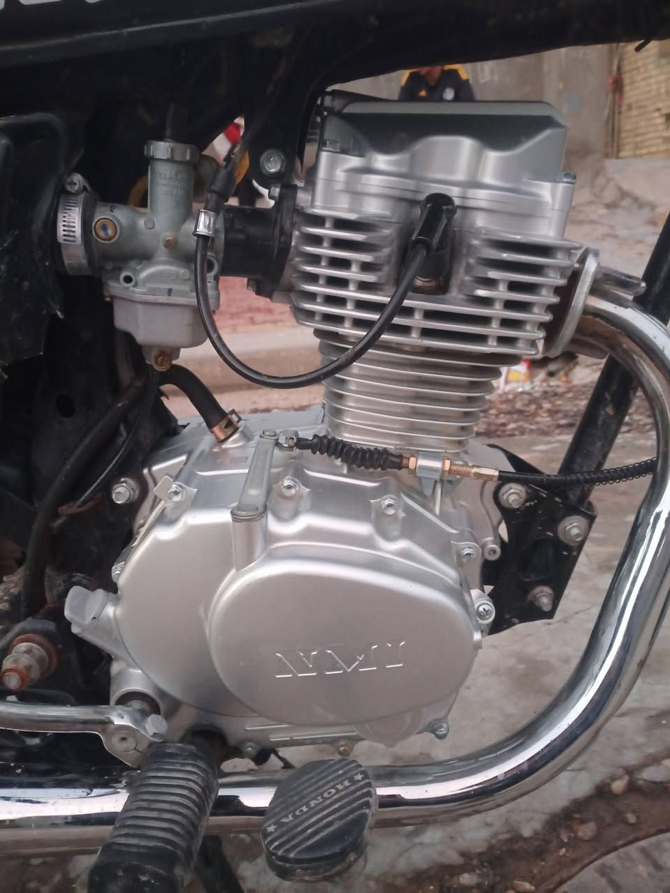 مكينه البيع نضيفه صارلهه شهرين بيهه خيط دخان قليل ***********
