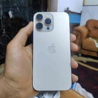 16 برو ماكس نظافة 100% ذاكرة 256 لون صحراوي ضمان ماستر مستخدم 6 اشهر ب...