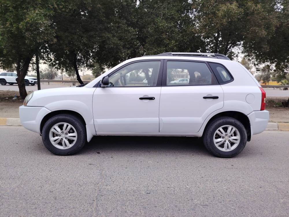 توسان ٢٠١٠ ابيض بسمي ثاني يوم تحويل السعر ١٢٠ رقم *********** رقم سليمانيه بسمي العنوان الغزالية او الحارثية هزة جديد رقم جديد بغداد, العراق
