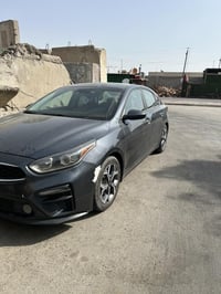 كيا فورتي موديل 2020 رقم بغداد حادثه دعاميه اماميه فقط وهنا صار بيه صب...