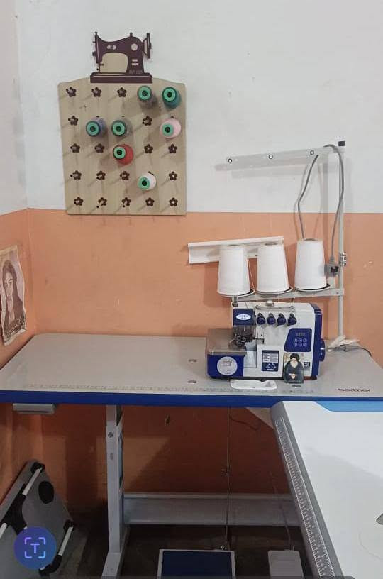 مكاينه خياطه جديد مستعمل اسبوع واحد نوعه المكاين افوره جاك والثانيه جاك السعر خاص
التواصل عله رقمه ***********
