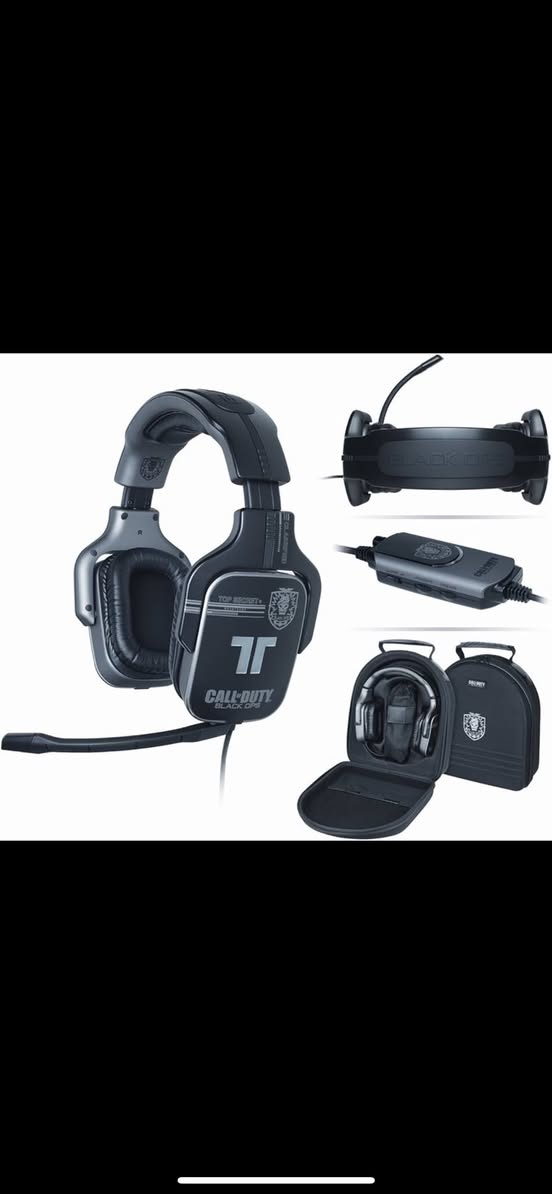 سماعه ax720  غنيه عن تعريف جديده ممشتمه الهوه. نطيني بيها سعر يناسبك ويناسبها كسماعه جديده. وبلعافيه.  ***********
