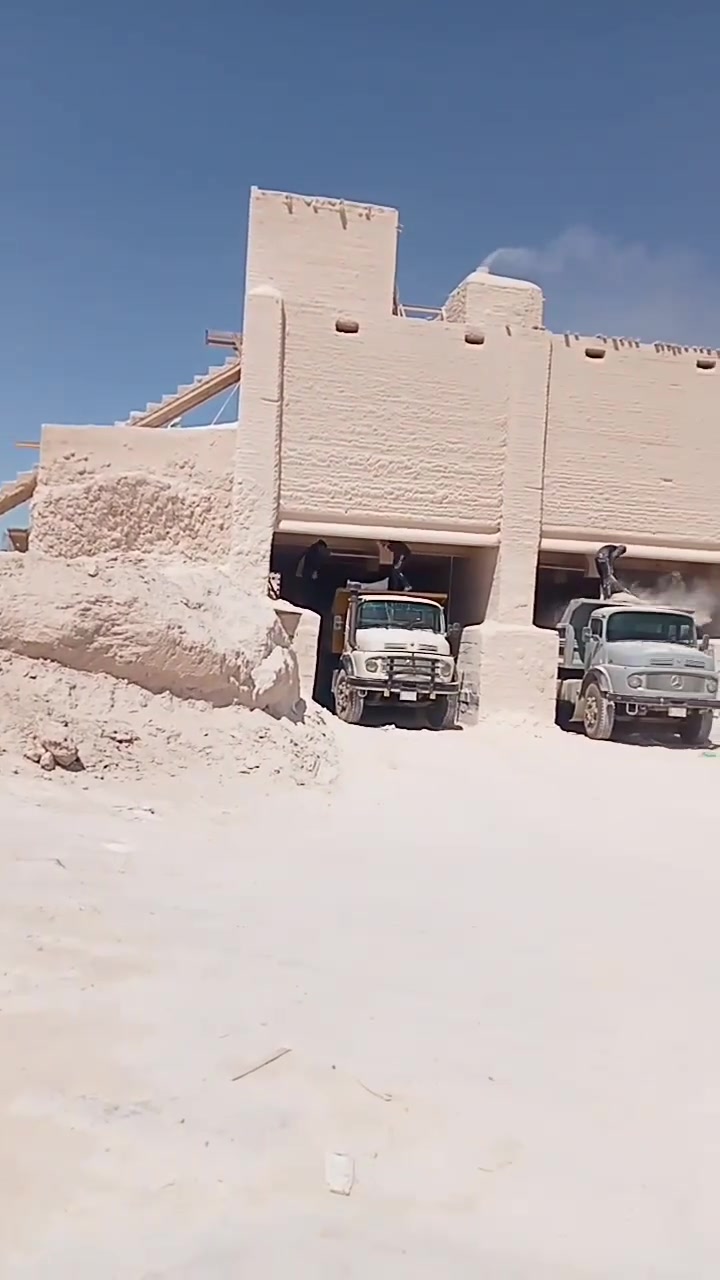 يوجد لدينا جص الفلوجة الكرمة الجزيرة، جص درجة اولى على الفحص، يصلك كامل عمال مع كواني تفريق من الطابق الارضي الى الطابق الثالث حسب الطلب، ونتعامل بمصداقية ونتميز بالدقة وسرعة العمل، ونوعية الجص والكمية من يريد الشراء الإتصال على الأرقام التالي*********** //40 كونيه جيب 50 /60
