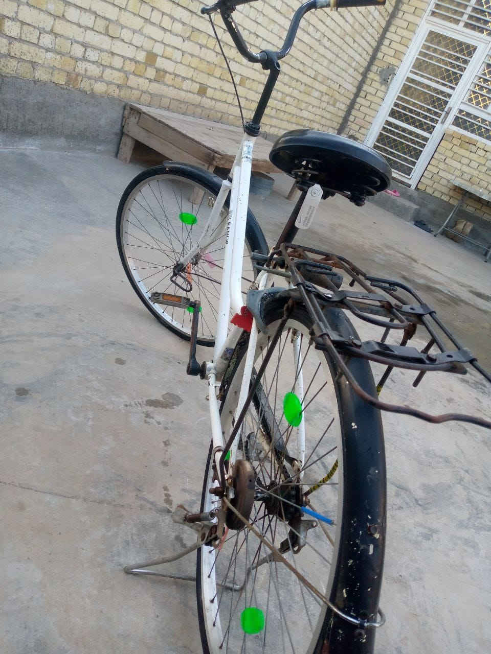 السلام عليكم بايسكل للبيع السعر ٩٠ وبي مجال العنوان بابل تقاطع العلويه شريفه الرقم *********** لايوجد توصيل
