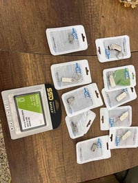 فلاشات USB • إكسسوارات إلكترونية