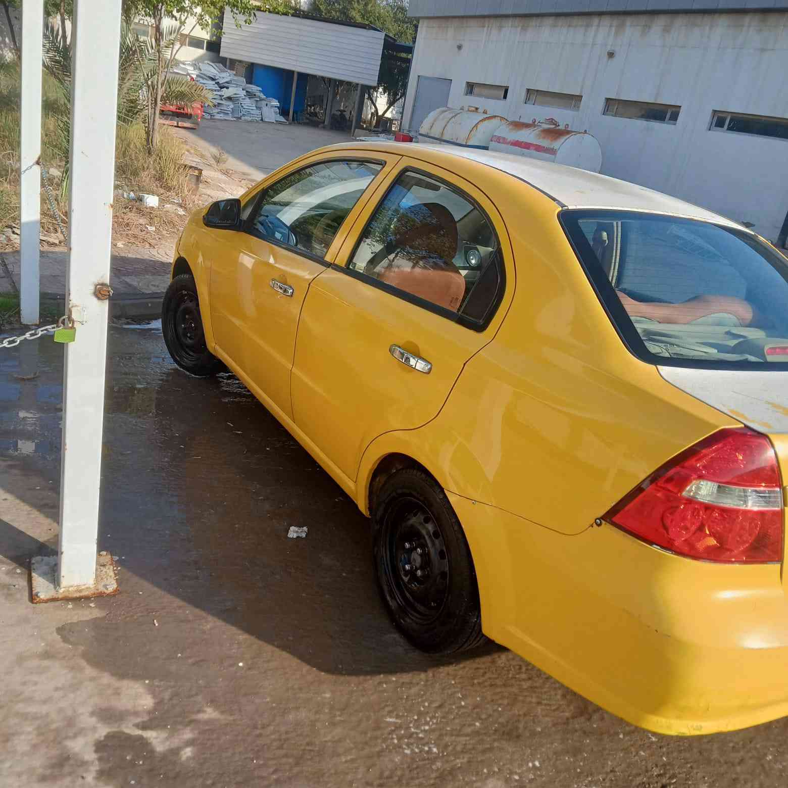 سياره للبيع ابيو موديل 2011  النضافه 100/100 السياره رقمها ميسان اجرئ  المكان حي الوحده  التواصل معى راعي السياره ***********
