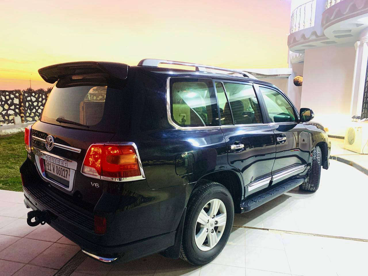 السلام عليكم 
للبيع 
لاندكروز موديل 15 رقم بغداد تحويل مباشر 
بريم فول مواصفات  الجناي يعرف مواصفات سياره 
ماشيه 105
كفاله عامه 
سياره جديده كلش 
سعره 430 وبيه مجال قليل تعجبه اهلا وسهلا  مكان سياره ديوانية دغاره  ***********
