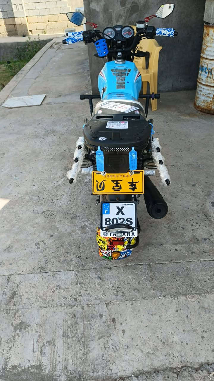 اعادة نشر.
شاينك موديل 23 بعده زيرو ماشي 10الاف دراجه ماشالله عليهاا رزانه فول كيجات بانزين سرعه كله شغال مابيها نقص برقي شغل وتطلع دهن اليوم بدلته جديد سعرها. 875 وبيها مجال او مراوس سولنك 

***********
