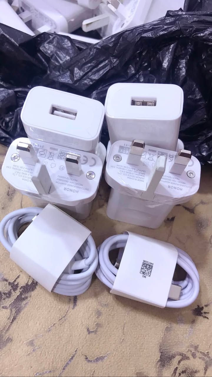 سماعات 🔊 مع مضخم صوت
شاحنات اصليه تايب سي 
يوجد هاردات تسجيل نص تيرا و 2 تيرا بنفسجي اصلي جدد 

ميز مرايه نجاره


**إذا كنت صاحب هذا الإعلان وتريد حذفه لأي سبب، رجاءا أرسل رسالة إلى الدعم الفني**