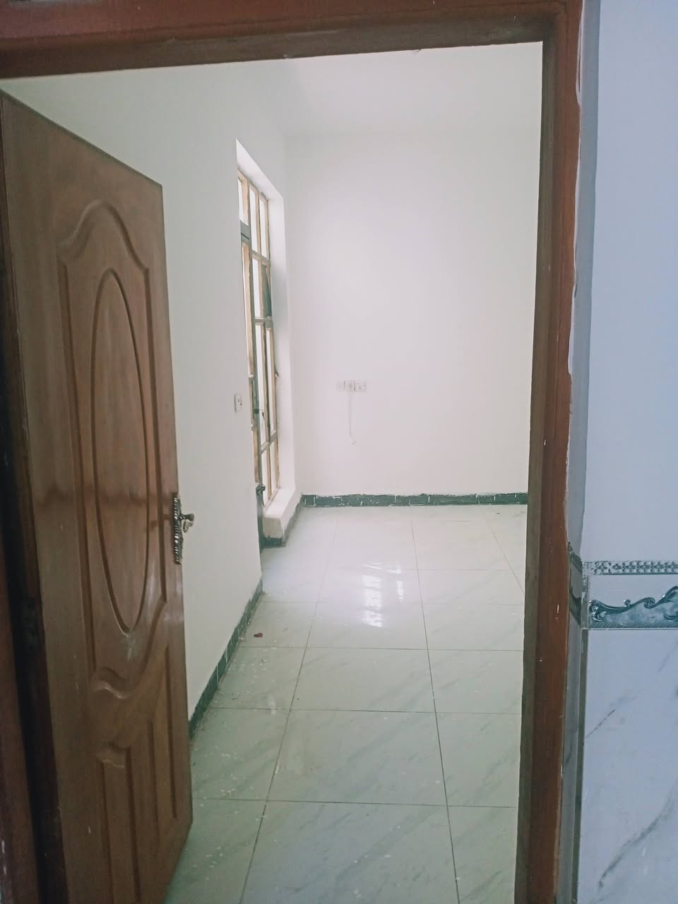 سلام عليكم بيت نادر الثانيه فرع سكلة صدام الخدمي طابو صرف زراعي مساحة 150 متر طابق واحد جاهز تبليط مجاري خدمات كامله سعره 130 بي مجال ***********
