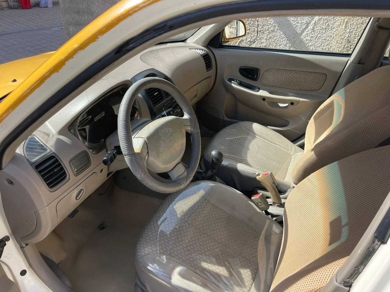 السلام عليكم فيرنا 2014 للبيع بلاديه بيها طخه باب الصدر بس وصوت بل كمبريسر والباقي كافله محرك كير صدر خير من الله سعرها 73 مكان السياره الغدير تل محمدد
هاتف ***********
