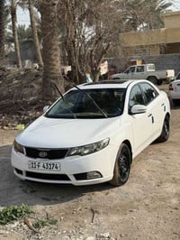 كيا سيراتو • التفاصيل بالمنشور • للبيع محتمل؟