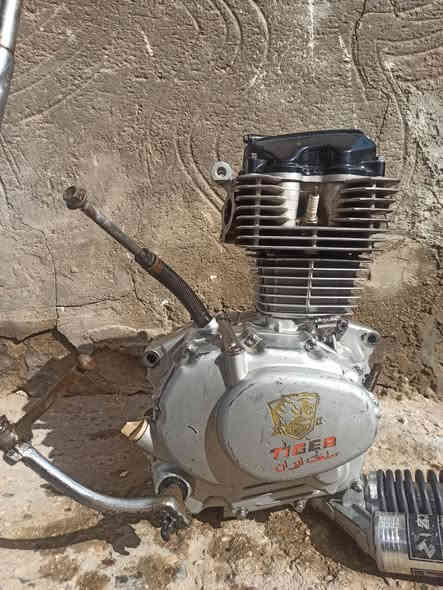 سلام عليكم مكينه تايكر 22 مكينه نضيفه لاتبخير ولا تدخين مبدل بيها ولفات رابيدو وكلجات سعرها 100وبيها مجال مكانها حله ***********
