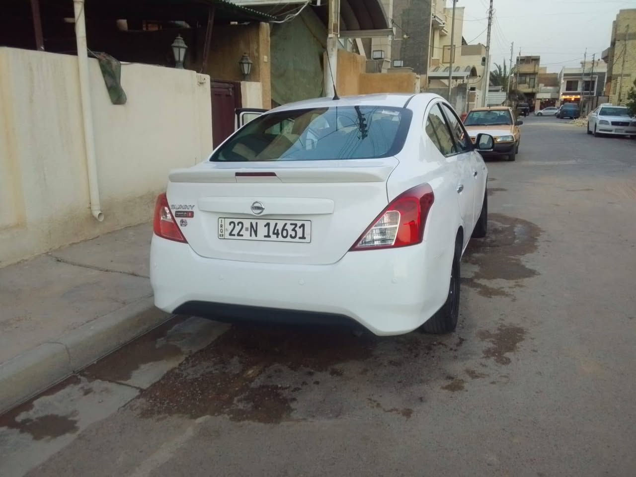 السلام عليكم سني هندي موديل ٢٠٢١ بيهه صبغ باب صدر وشويه من الباب الخلفيه وبيهه بارد شويه تخم تاير جديد مكينه كير مكفولات تبريد ثلج بسم ولد عربي ماشيه ١٢٨ السعر ٨٨ وبيهه مجال الي مي عجبه السعر لايعلق مكاني بغداد البياع  ***********
